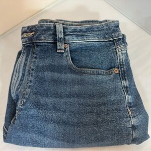 American Eagle Women’s Straight Leg Jeans Size 8 NWOT